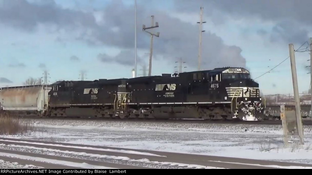 NS mixed freight